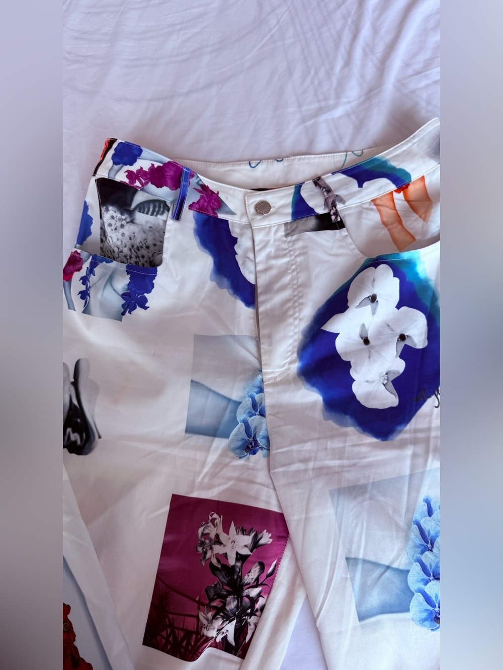 White Graphic Photo-Print Wide Leg Pants - Picture 4 of 7